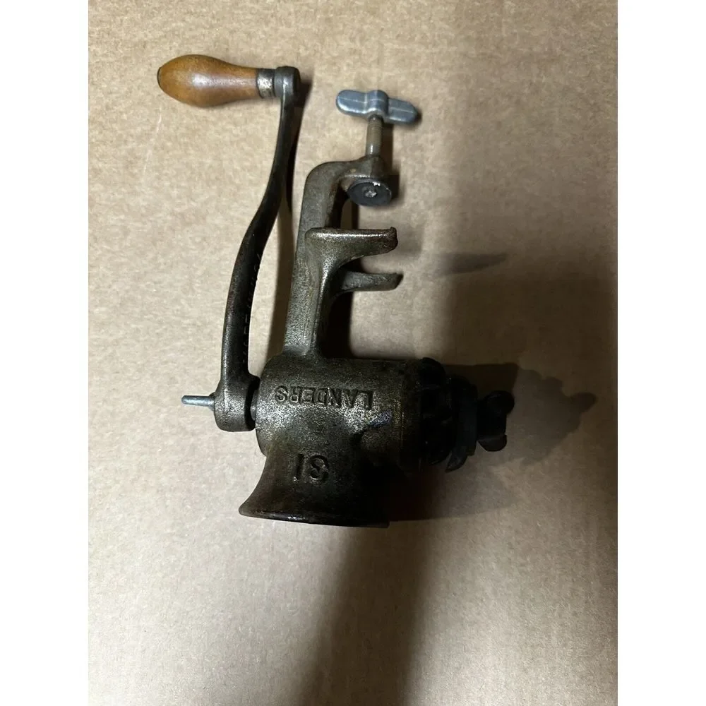 Vintage Landers #31 Meat Grinder With Handle And Wooden Knob‎